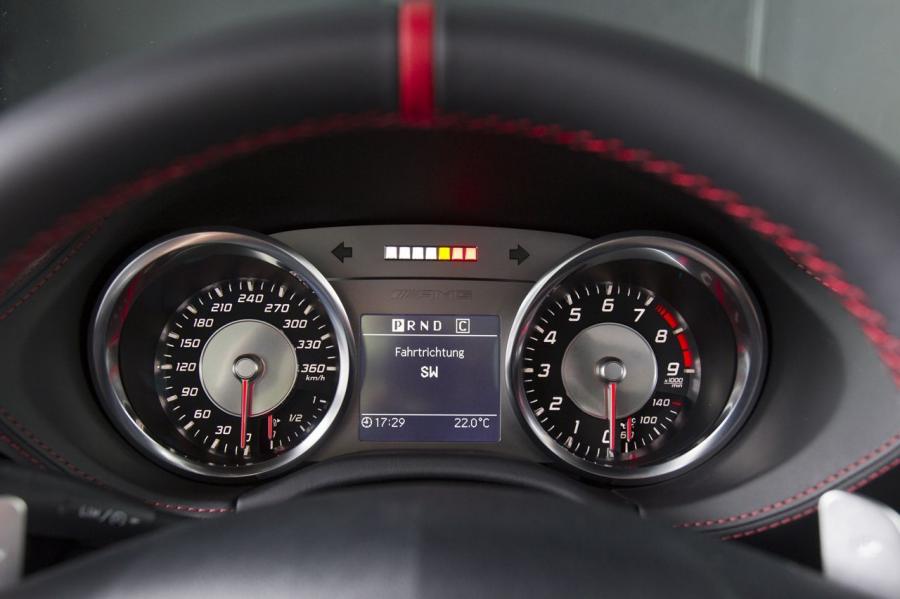  Mercedes-Benz SLS AMG GT 2013 года  (фото 66 из 110)